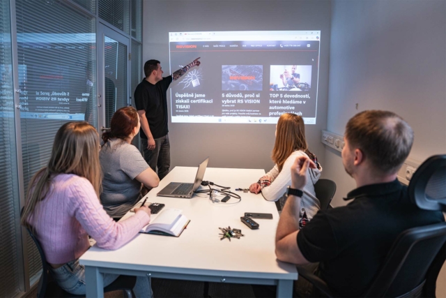 Sluzby vyuka skoleni